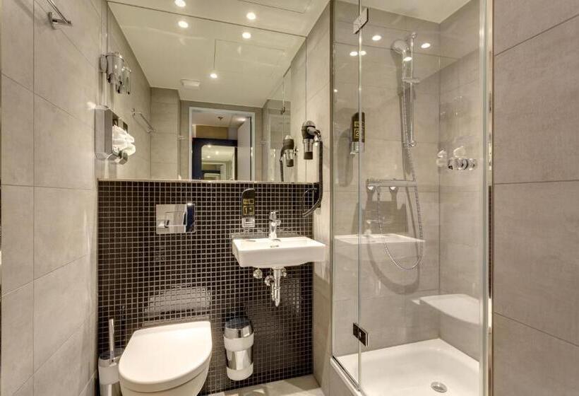 غرفة قياسية رباعية, Meininger Hotel Berlin East Side Gallery