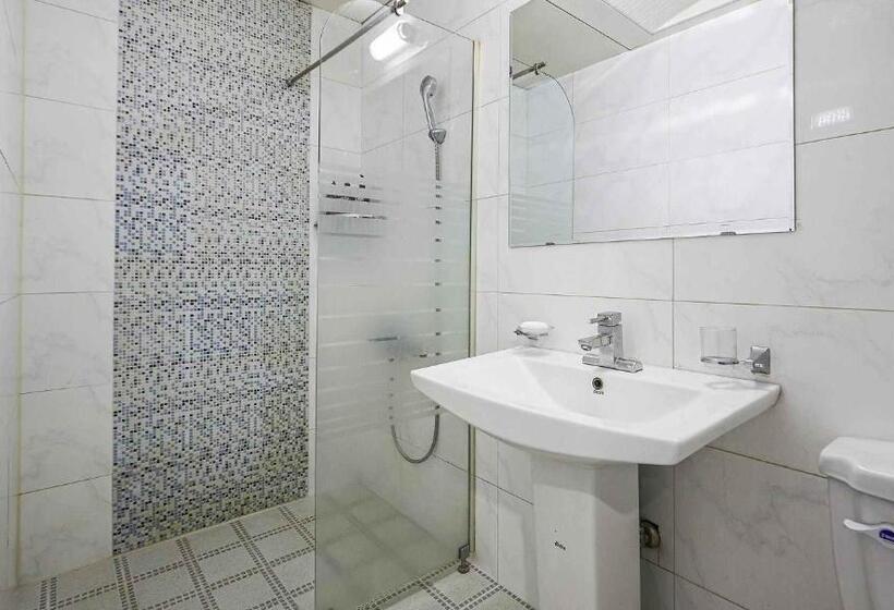 Quarto Estandar, Motel L Amant