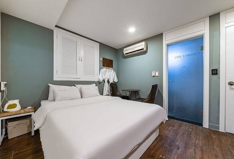 Quarto Estandar, Motel L Amant
