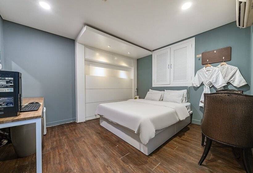 Номер Стандарт, Motel L Amant