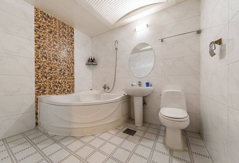 Quarto Estandar, Motel L Amant