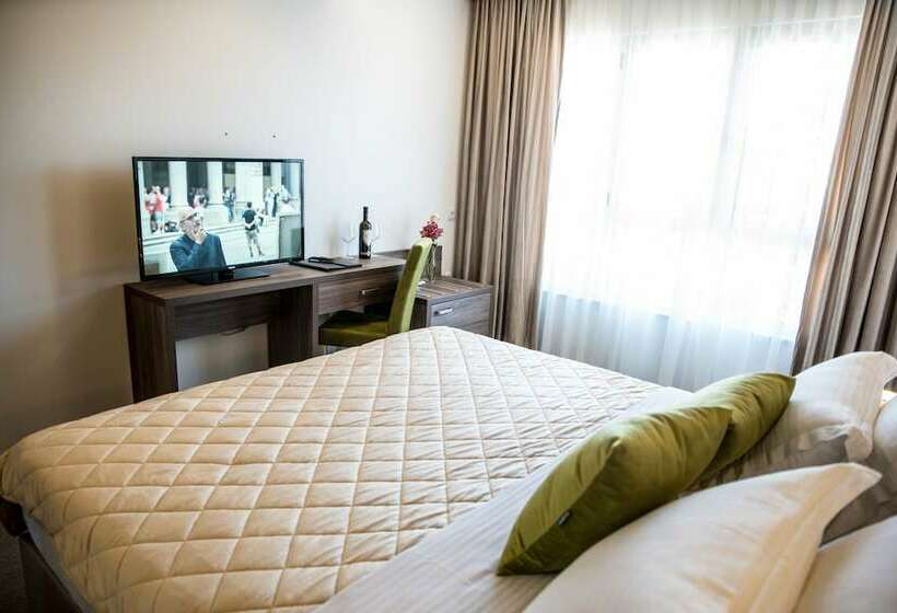 اتاق استاندارد, Salina