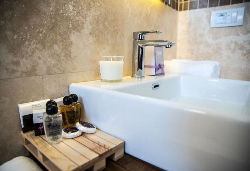 اتاق استاندارد, Salina