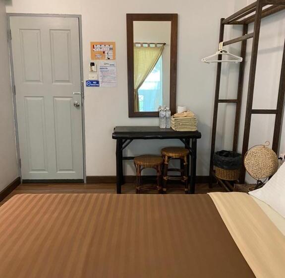 Quarto Quádruplo Estandar, Lamphuhouse Bangkok  Sha Extra Plus Certified