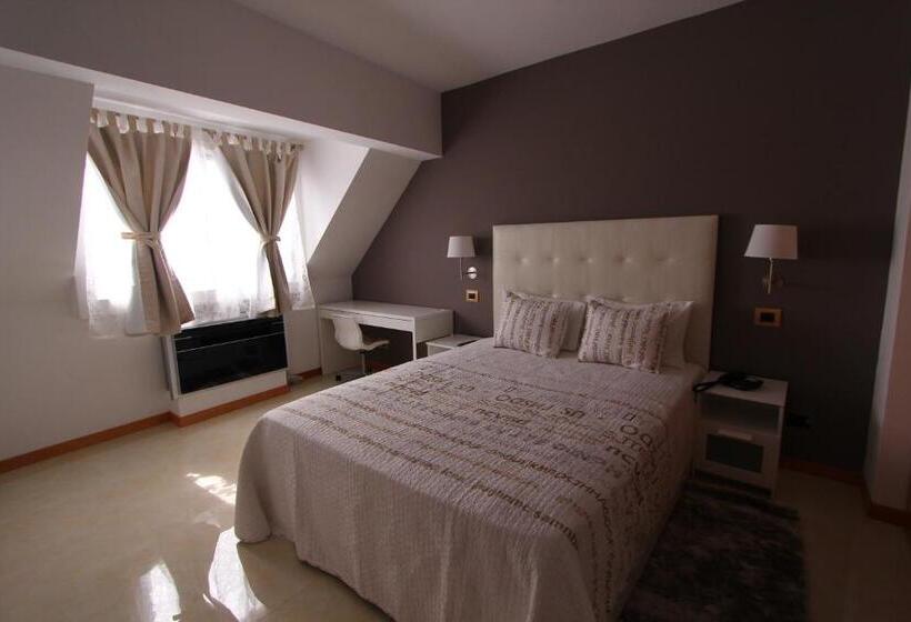 إستوديو ديلوكس, Morenos Boutique