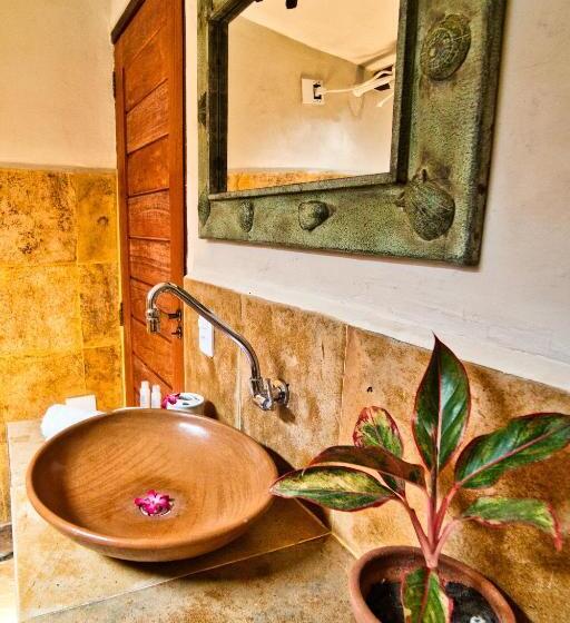 带阳台的三人标准间, Pousada Bate Vento