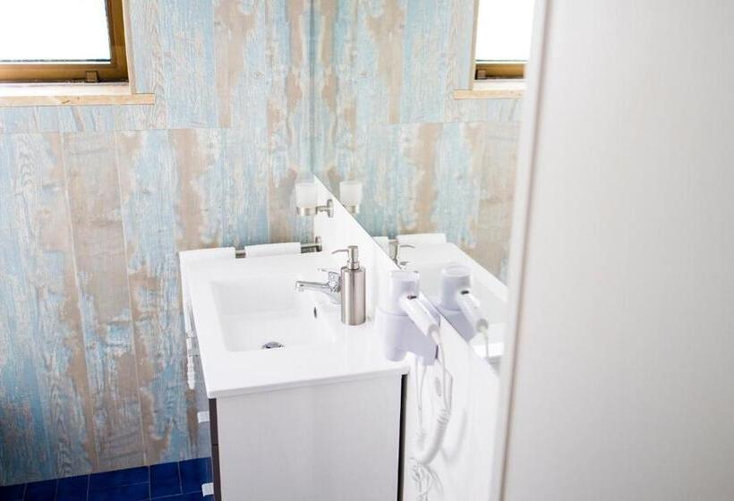 חדר סטנדרט לשלושה, Art 4 You Cascais Suites