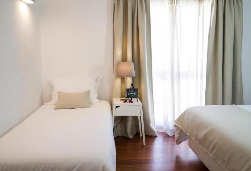 חדר סטנדרט לשלושה, Art 4 You Cascais Suites