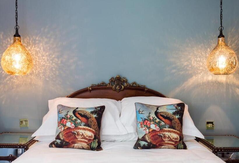 Номер Стандарт, Mount Edgcumbe