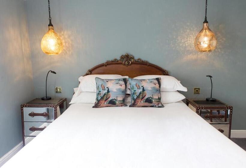 Номер Стандарт, Mount Edgcumbe