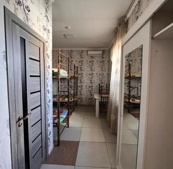 اتاق استاندارد چهار تخته, Bereke Hostel