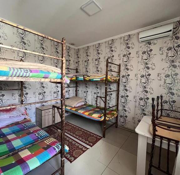 اتاق استاندارد چهار تخته, Bereke Hostel