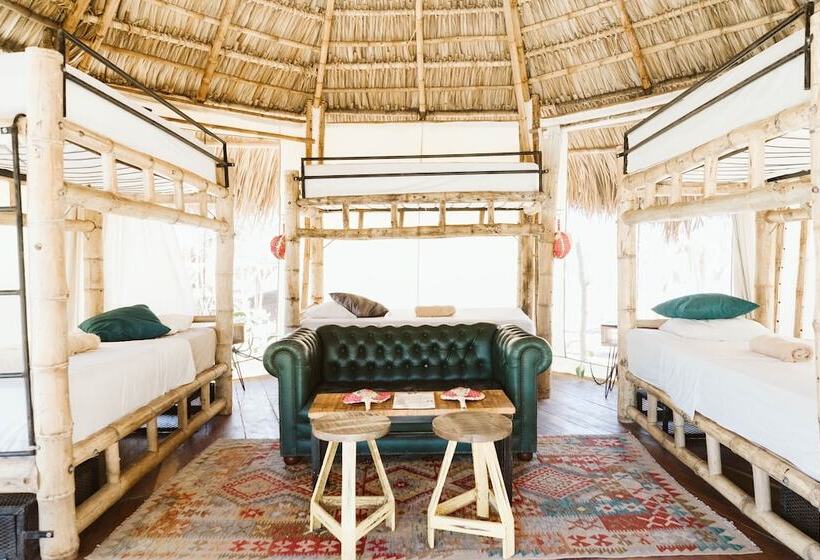 تختخواب در اتاق مشترک, Dreamsea Surf Resort Nicaragua