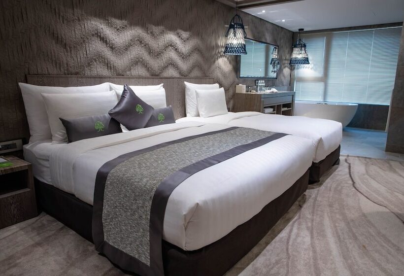 اتاق لوکس سه تخته, Artree