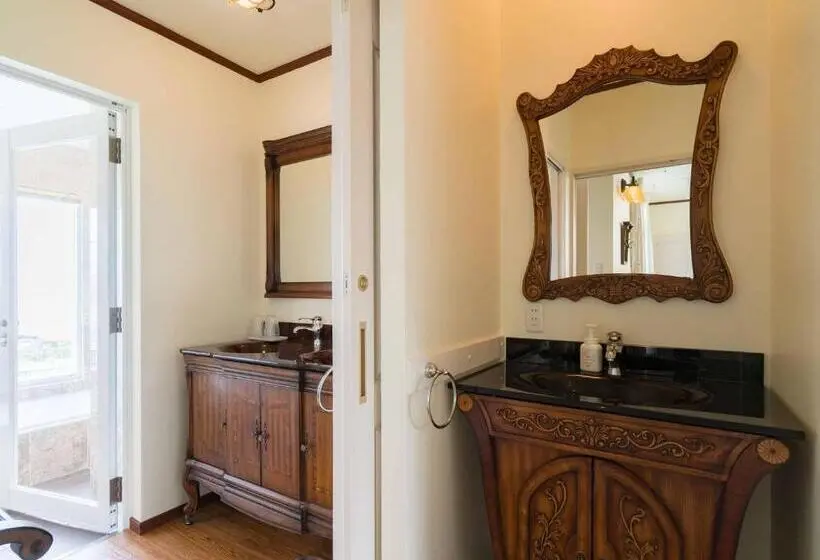 Perhehuone, Auberge Bonne Chere Raout