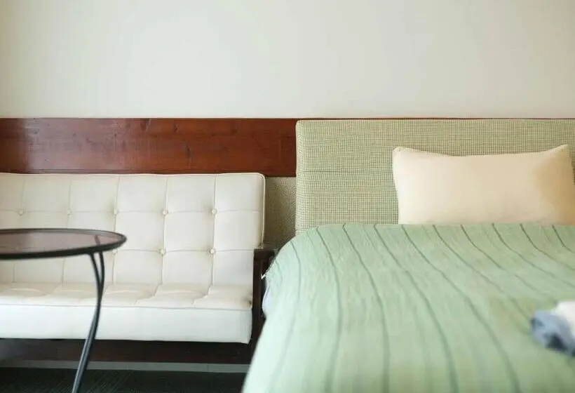 Deluxe Kolmen Hengen Huone, Auberge Bonne Chere Raout