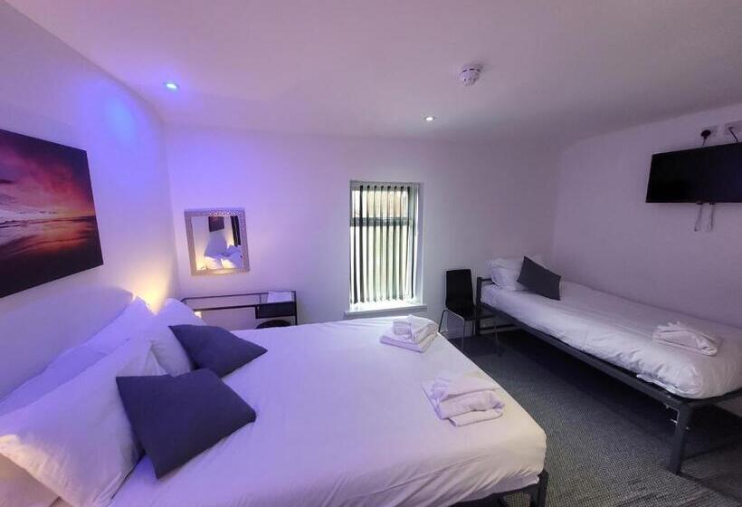 Quarto Familiar, Mojitos Group Hotel Blackpool