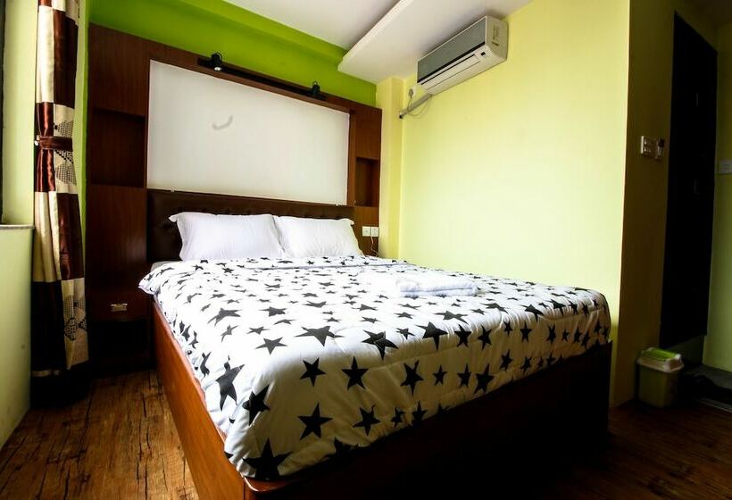 اتاق لوکس, Everest Holiday Inn