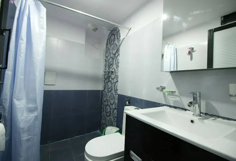 اتاق لوکس, Everest Holiday Inn
