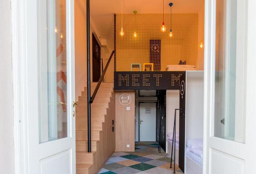 اتاق خانوادگی, Meetme23