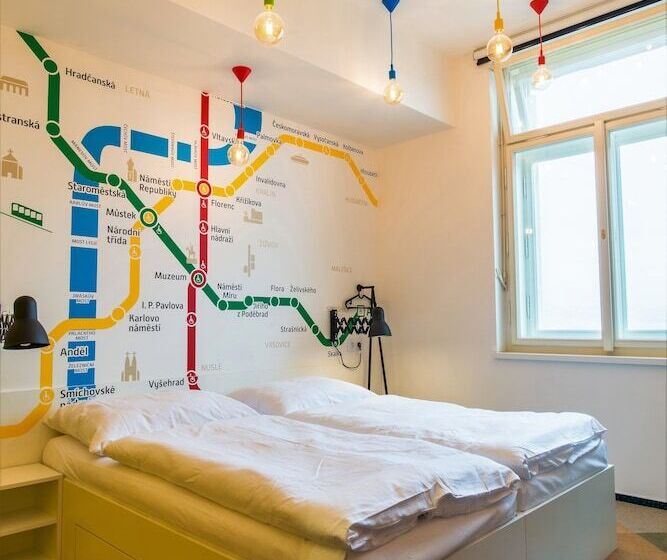 اتاق استاندارد سه نفره, Meetme23