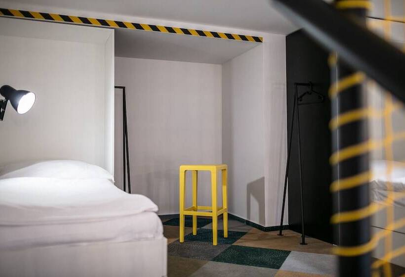 اتاق خانوادگی, Meetme23