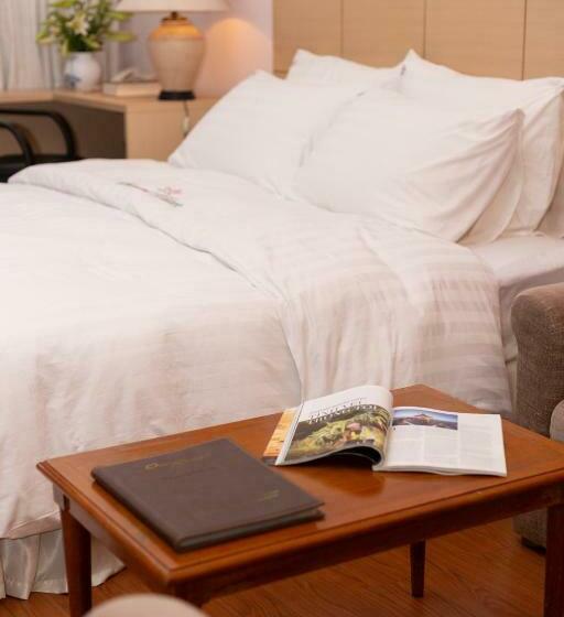 استودیو استاندارد با بالکن, Oriental Palace