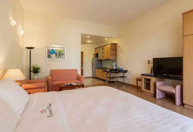 استودیو استاندارد با بالکن, Oriental Palace