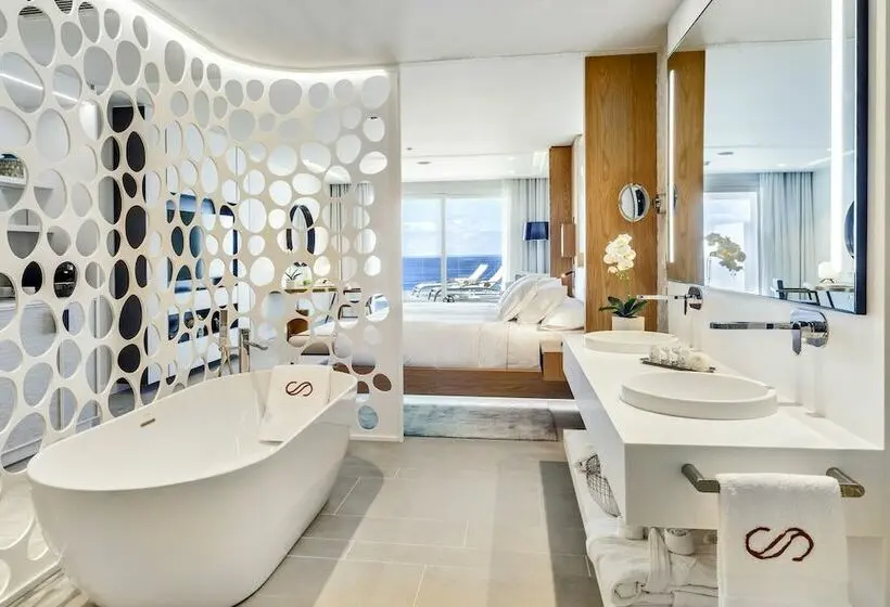 سوییت جونیور با چشمانداز دریا, Royal Hideaway Corales Beach Adults Only