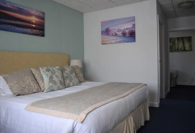 ファミリールーム, Sandown Park Lodge