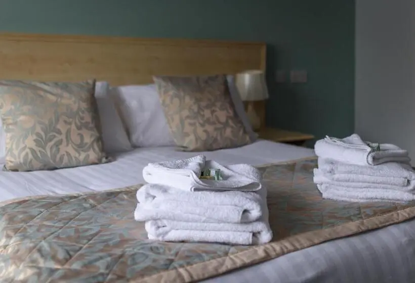 ファミリールーム, Sandown Park Lodge