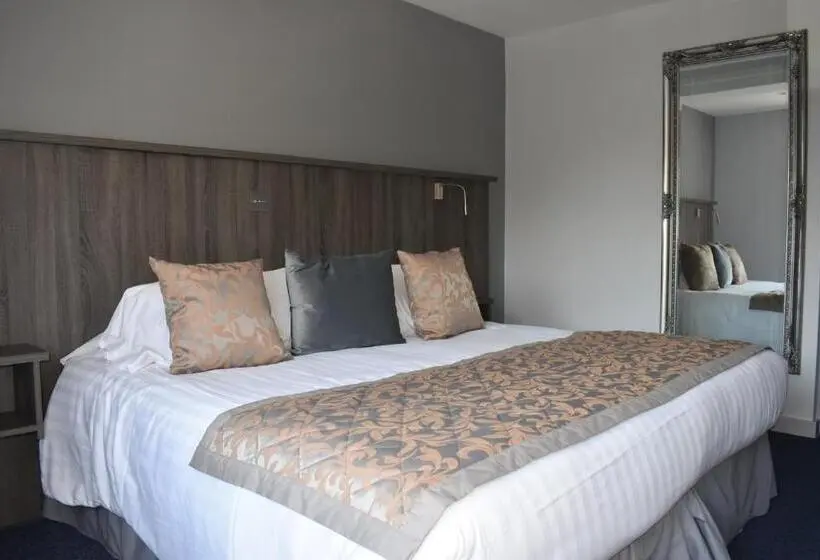 デラックスルーム, Sandown Park Lodge