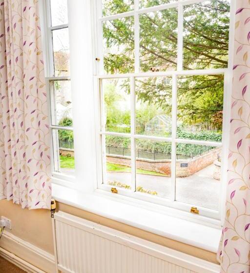 غرفة قياسية, The Cosener's House