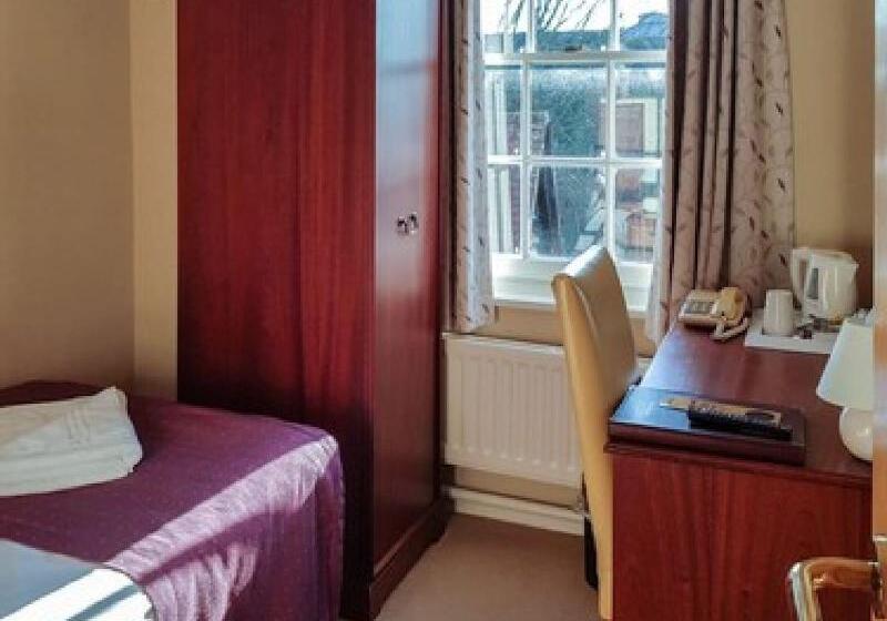 غرفة قياسية فردية, The Cosener's House