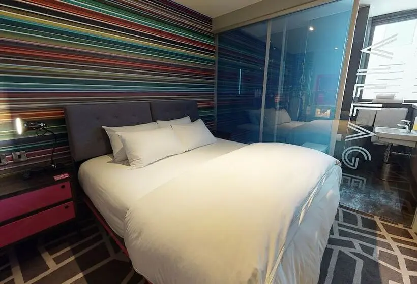 クラブルーム, Village Hotel Portsmouth