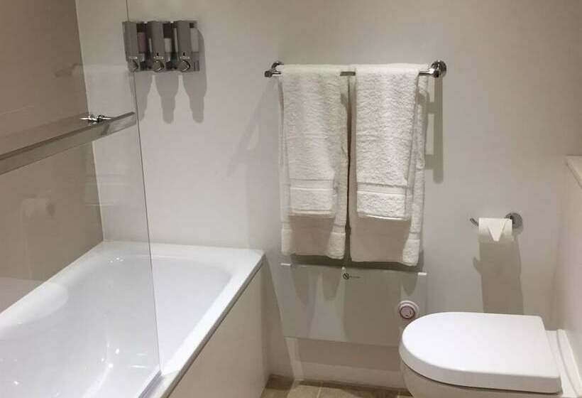 スタンダードルーム, 8 Owls B&b