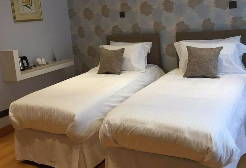 スタンダードルーム, 8 Owls B&b