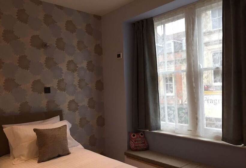 スタンダードルーム, 8 Owls B&b