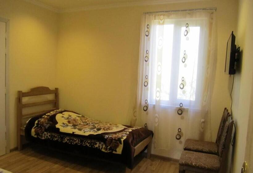 غرفة إقتصادية, B&b Byurakan Vanush