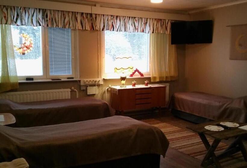 חדר משפחתי, Matkustajakoti Kuutamo Guesthouse