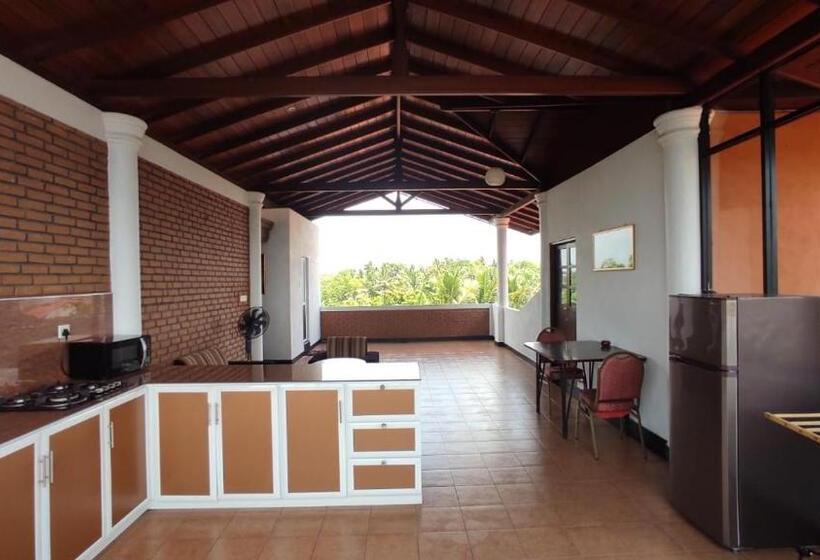 1 Bedroom Penthouse Apartment, Melvila