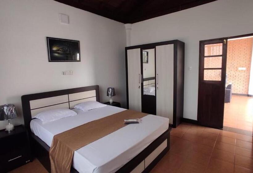 1 Bedroom Penthouse Apartment, Melvila