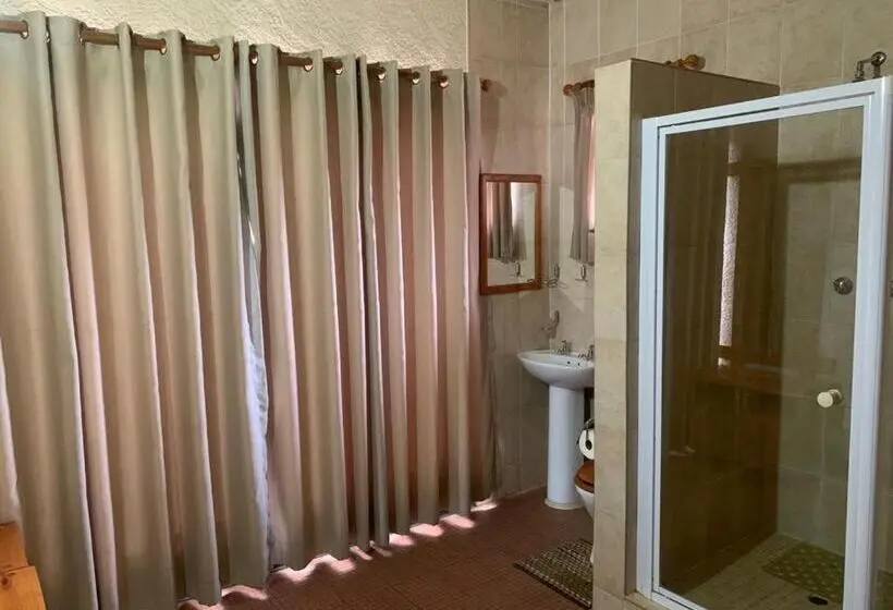 スタンダードルーム, Nkwasi Lodge