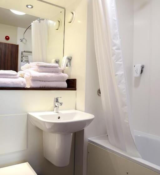 패밀리 룸, Blue Jay, Derby By Marston's Inns