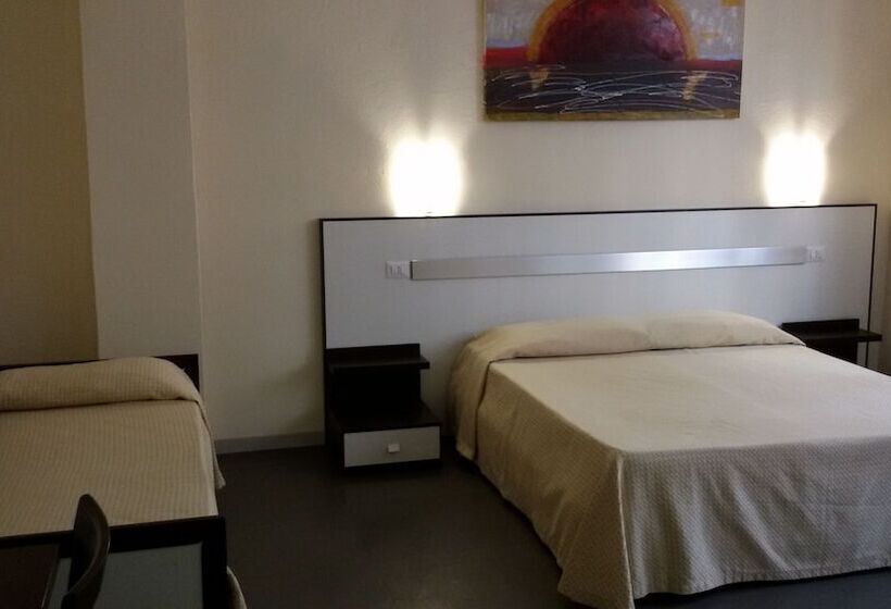 اتاق استاندارد سه نفره, Lucania