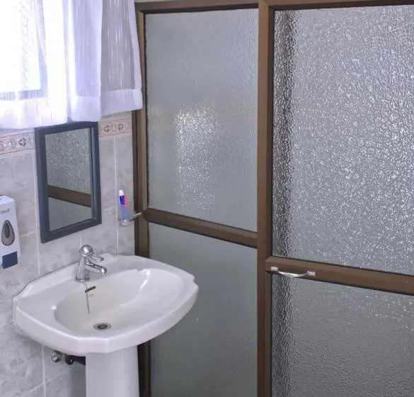 اتاق استاندارد, Unique Bed And Breakfast