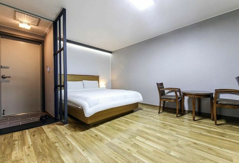 디럭스 룸, Gyeongpodae The Hotel Business