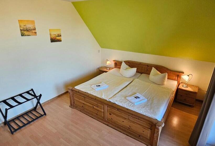 Семейный Номер, Gästehaus Grunewald Bed & Breakfast