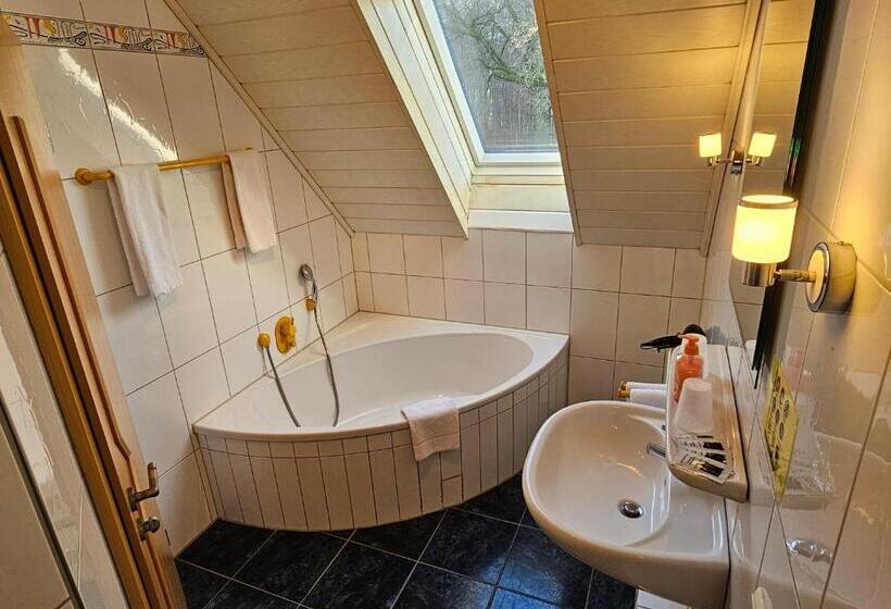 Семейный Номер, Gästehaus Grunewald Bed & Breakfast