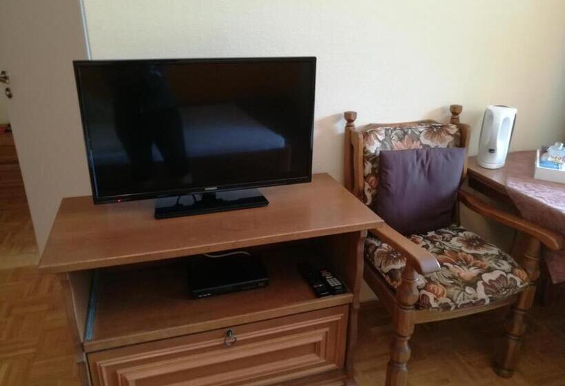 Номер Стандарт, Gästehaus Grunewald Bed & Breakfast